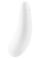 Nabíjecí stimulátor klitorisu Satisfyer Curvy 2+, bílý (ovládaný mobilem)