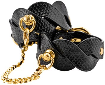 Pletená pouta na nohy (Guilty Pleasure)