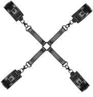 Bondage sady a postroje s pouty: BDSM kříž s pouty na ruce a nohy (Bedroom Fantasies)