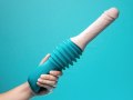 Přirážecí vibrátor s odnímatelnou přísavkou Thrusting Dildo Machine (b-Vibe)